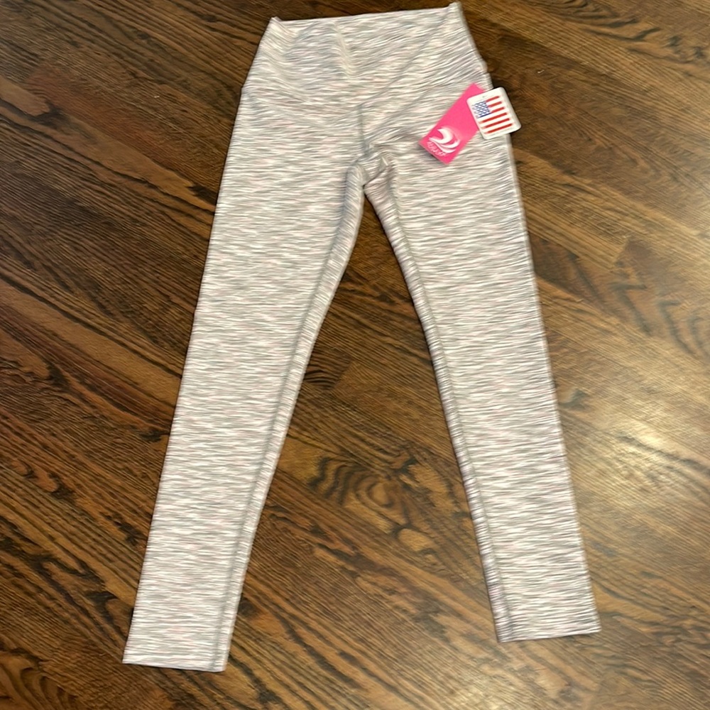 NWT KOS USA YOGA PANTS!